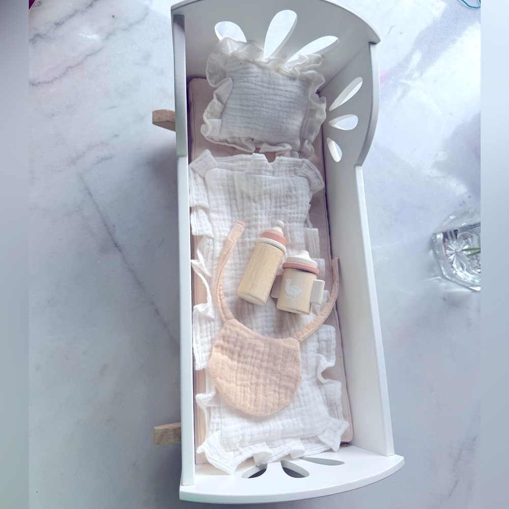 Dolly bed set